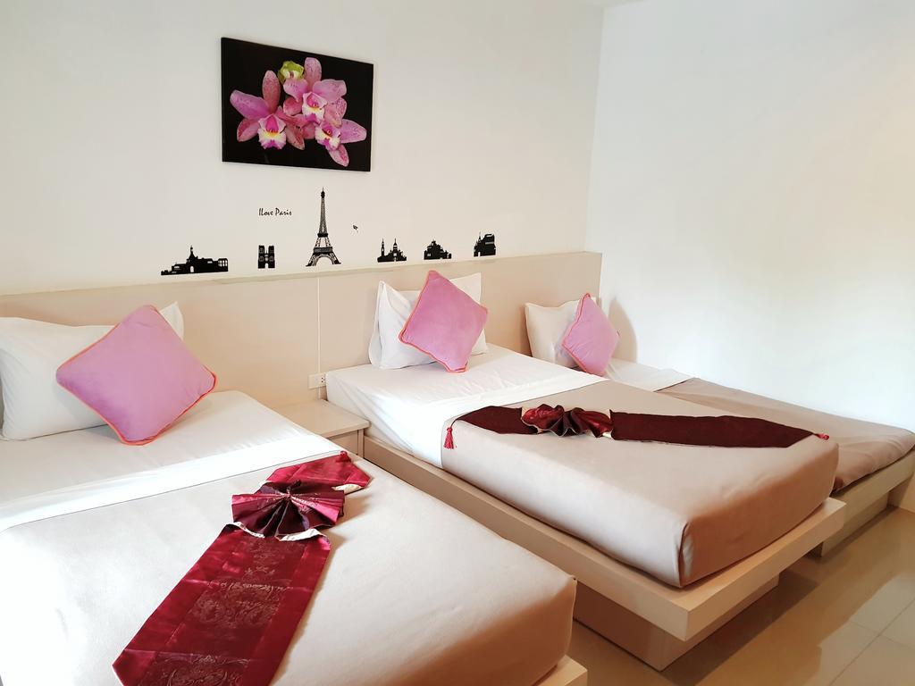 Phuthara Hostel Phuket Exterior photo