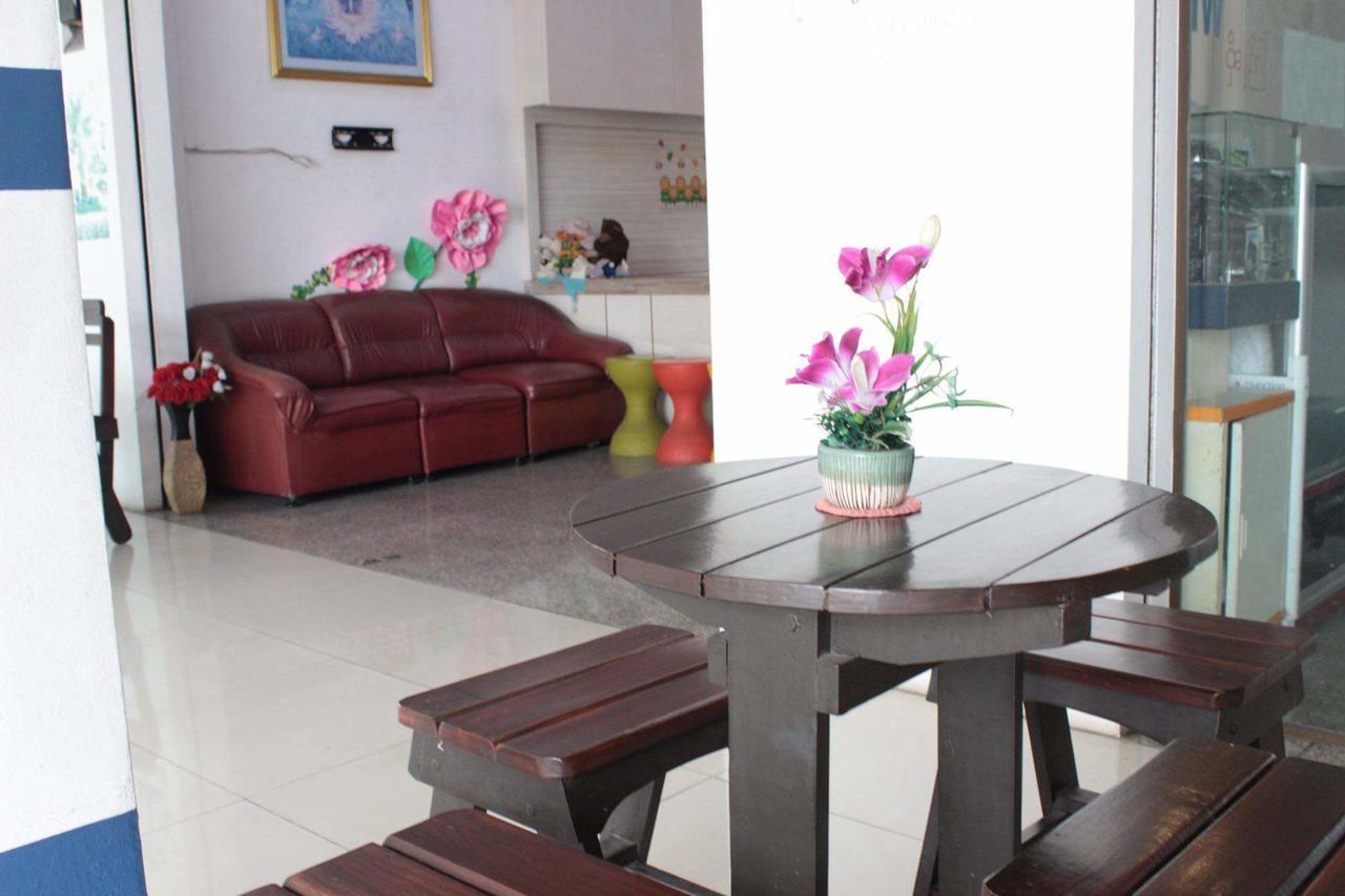 Phuthara Hostel Phuket Exterior photo