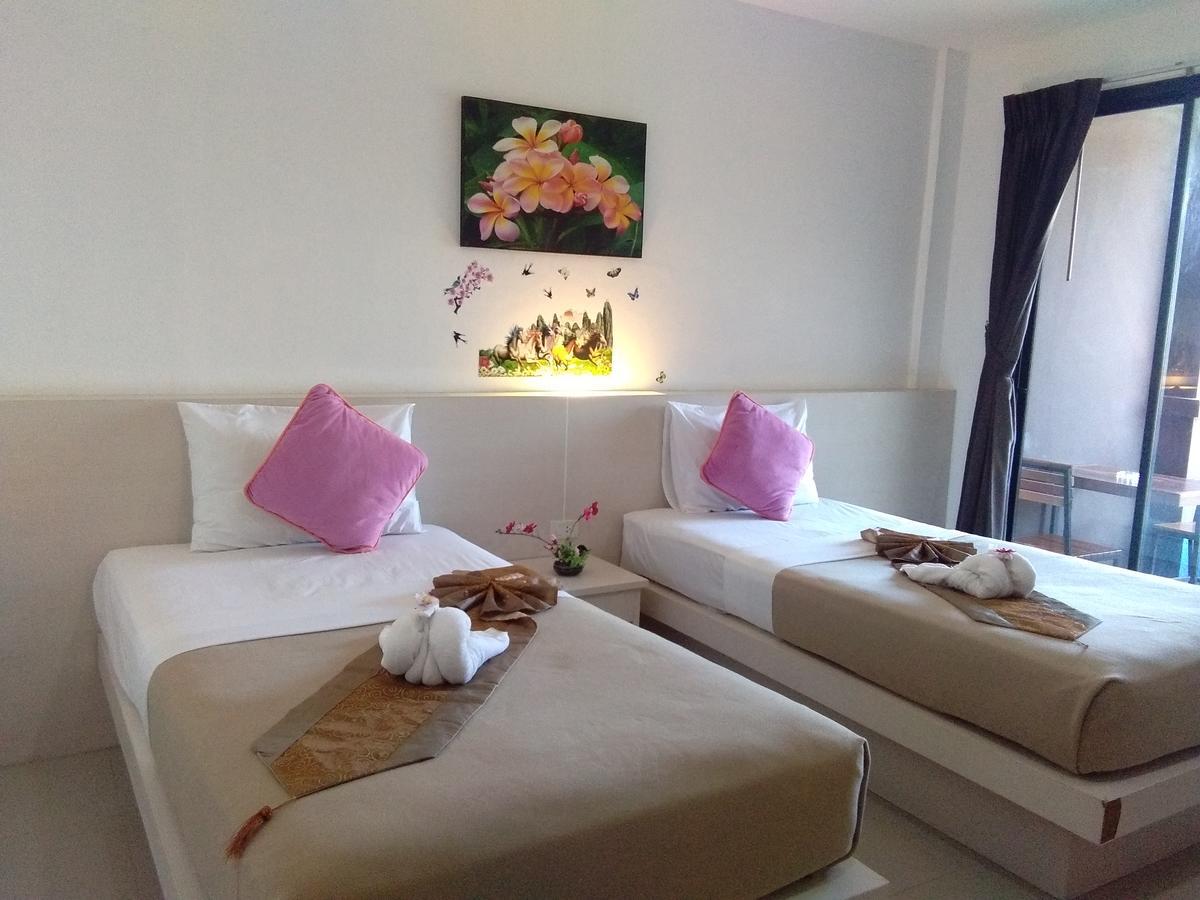 Phuthara Hostel Phuket Exterior photo